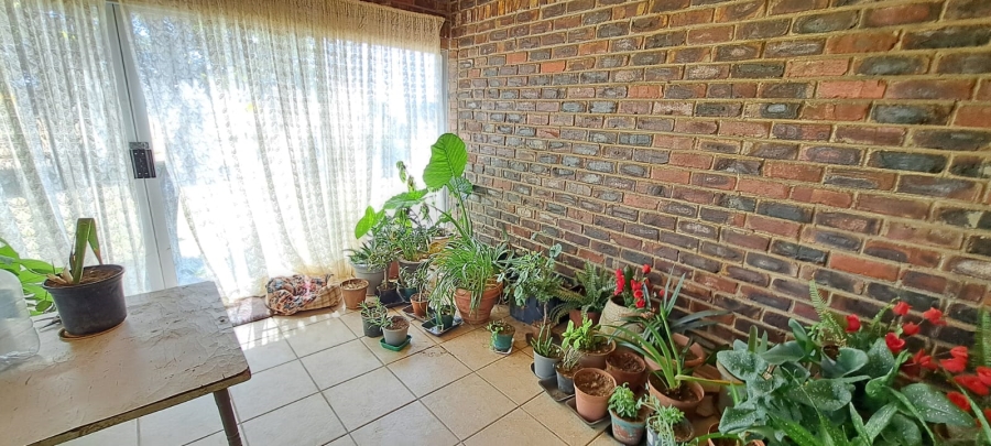 6 Bedroom Property for Sale in Schweizer Reneke North West